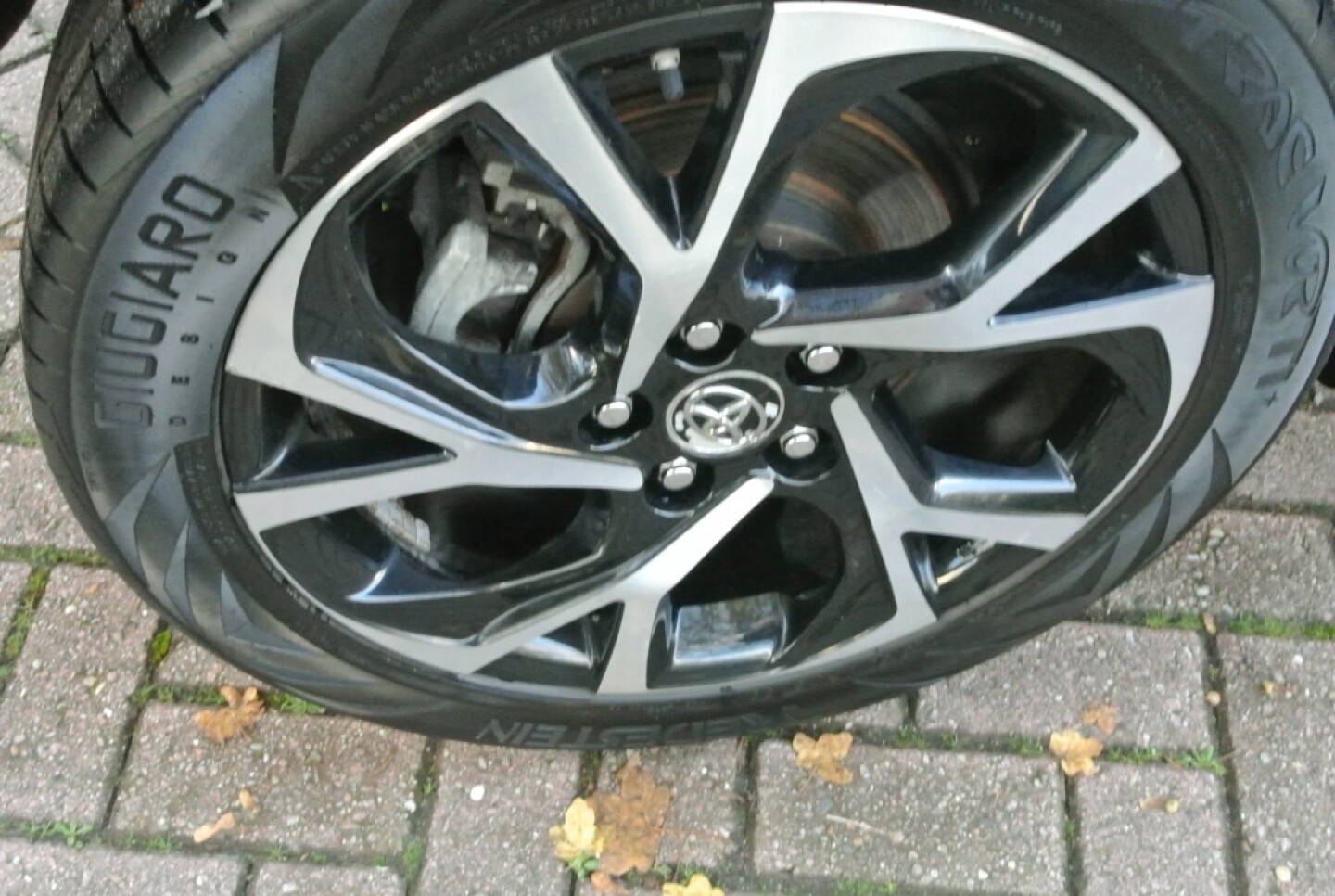 Toyota-C-HR-9